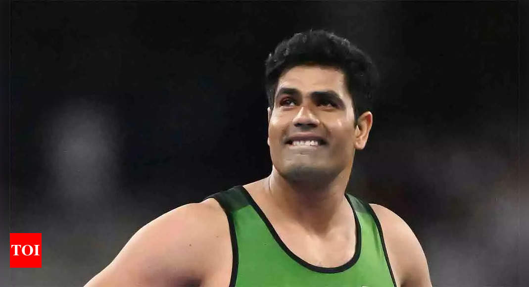 ‘5-6 acre zameen dete…’: Pakistan’s Olympic champion Arshad Nadeem hilariously ‘trolls’ father-in-law for gifting him a buffalo – Watch | Paris Olympics 2024 News