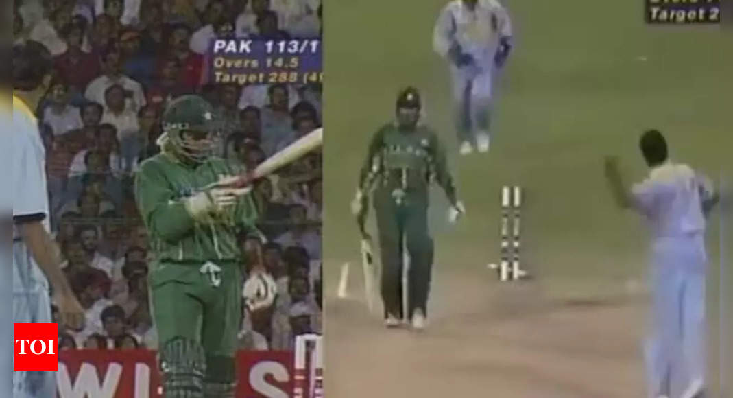 Pointing of bat to fiery send-off: How Venkatesh Prasad silenced Aamir Sohail in 1996 World Cup quarterfinal | Cricket News