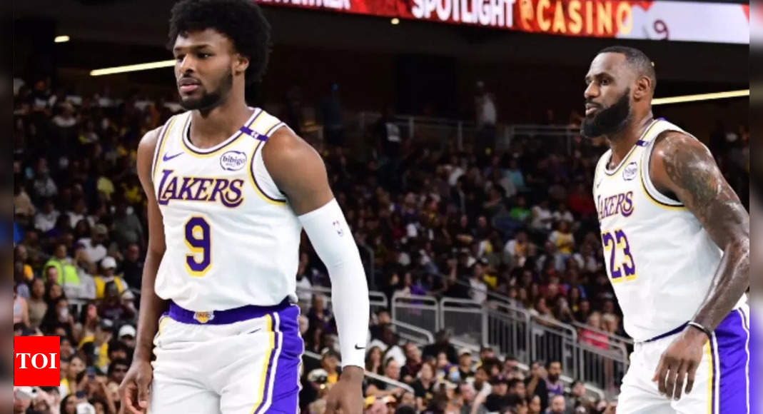 LeBron James and son Bronny James play together for the first time in a preseason game for the Lakers | NBA News