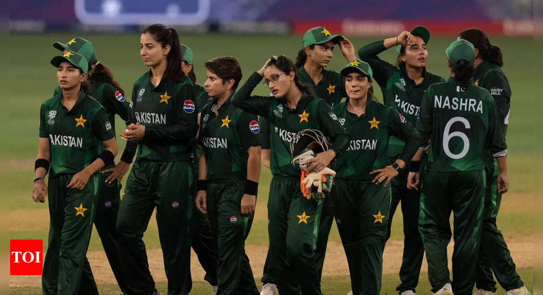 ‘Pakistan played badminton like its chairperson’: Basit Ali rips apart women’s team | Cricket News